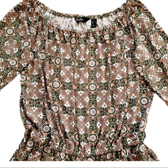 Du Jour Romper Off The Shoulder Bell Sleeves Print Romper Size Medium - Picture 4 of 15
